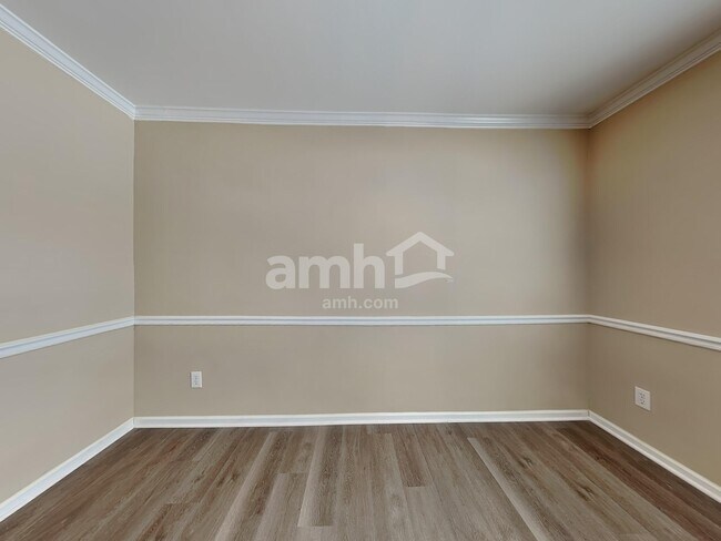 Building Photo - 4030 Creekside Ct