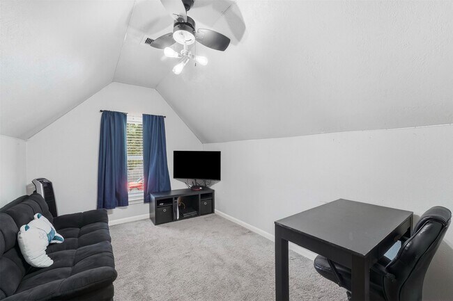 Building Photo - 5234 Findlay Dr