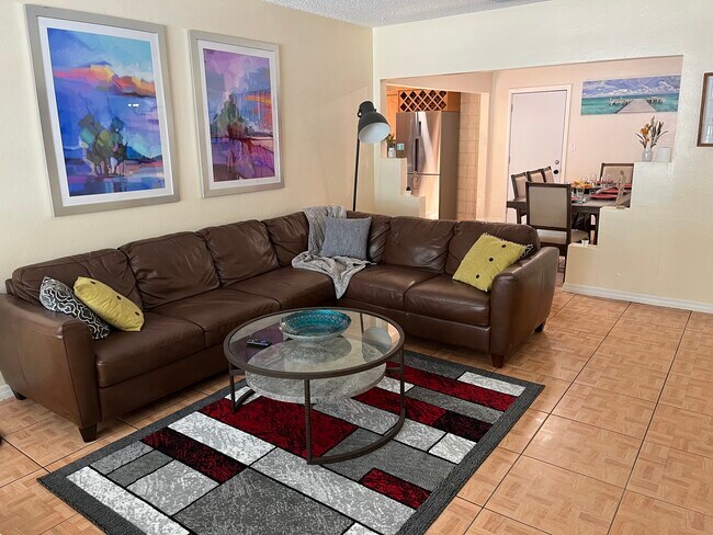 Building Photo - 575 NW 33rd St