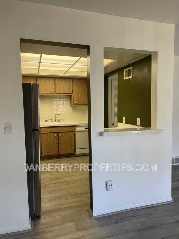 Building Photo - 3217 Glanzman Rd