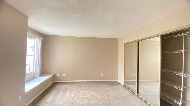 Building Photo - 3145 E Flamingo Rd