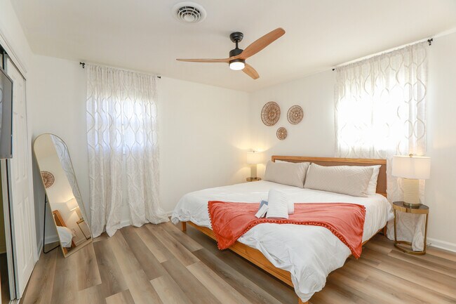 Building Photo - 9512 18th Bay St