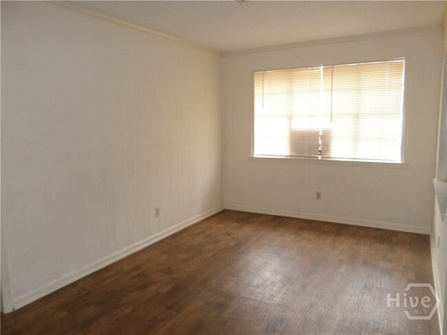 Building Photo - 203 W 58th St