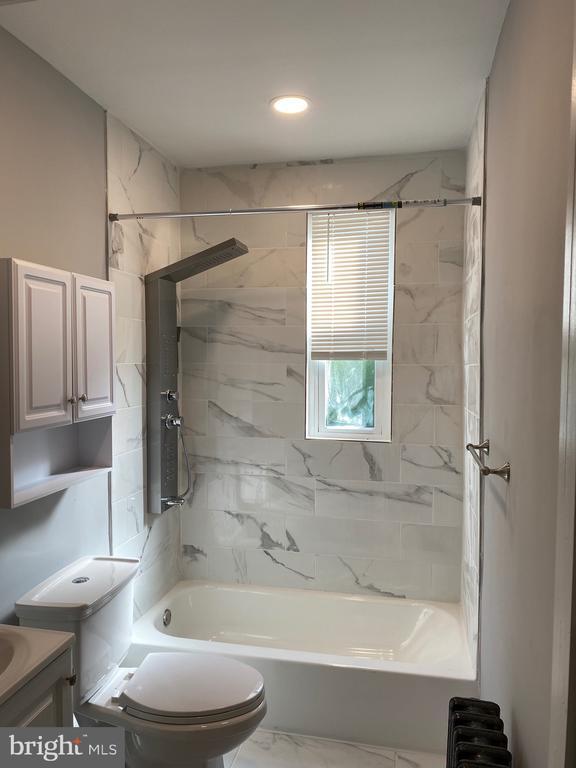 Building Photo - 262 E Cliveden St