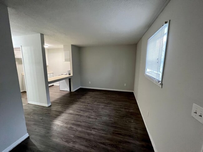 Building Photo - 3418 Glen Park Dr NW