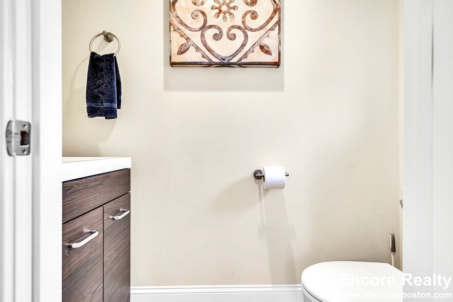 Building Photo - 9 Bradbury St