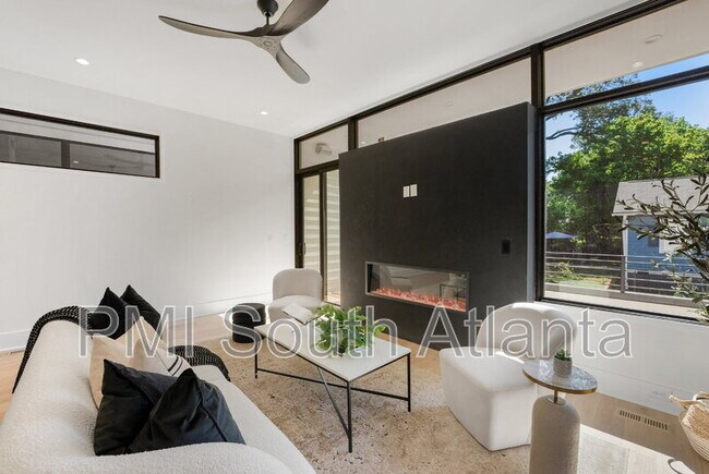 Building Photo - 194 E Lake Terrace SE