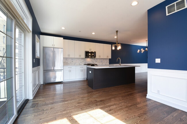 Building Photo - 330 Pennsylvania Way