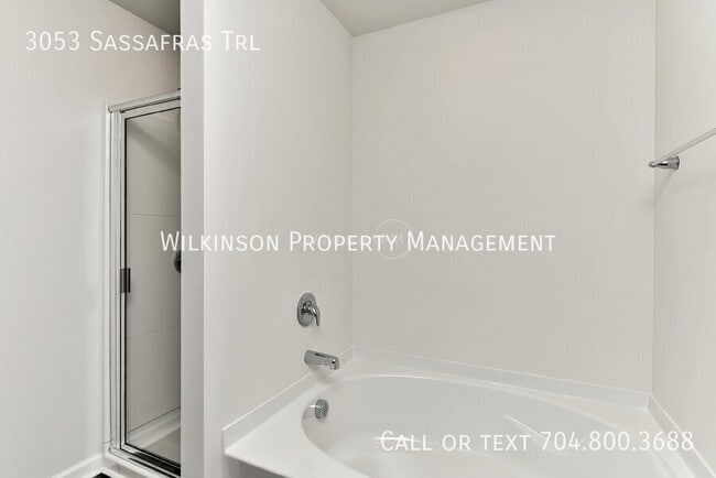 Building Photo - 3053 Sassafras Trl