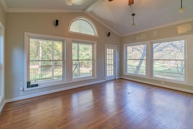 Building Photo - Beautiful 4-bedroom 2.5 bath home in desirable Brownes Ferry subdivision