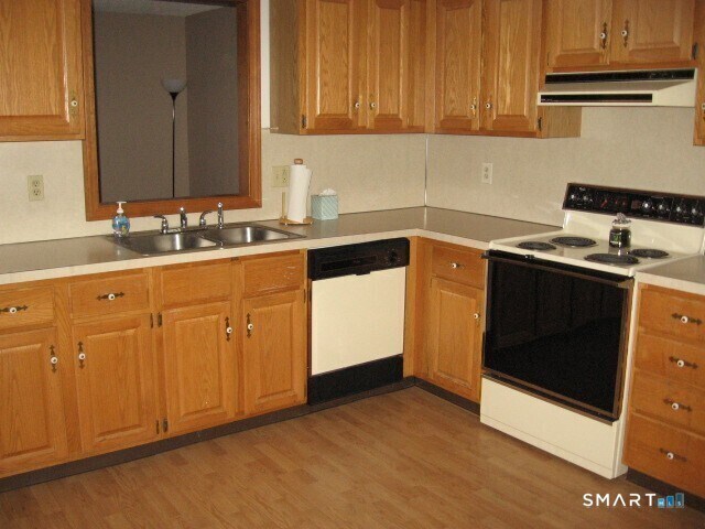 Building Photo - 219 Nichols Dr