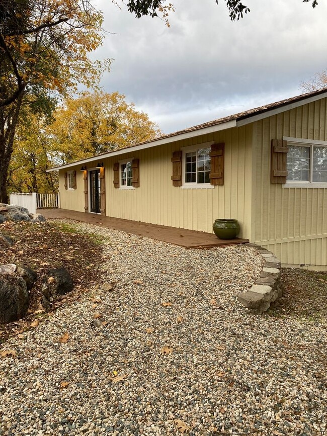 Primary Photo - Pine Grove Home