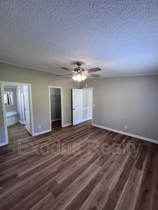 Building Photo - 771 Deer View