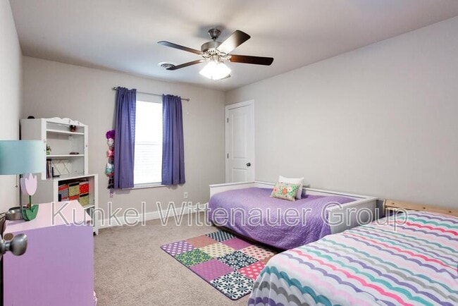 Building Photo - 2724 Ambridge Dr