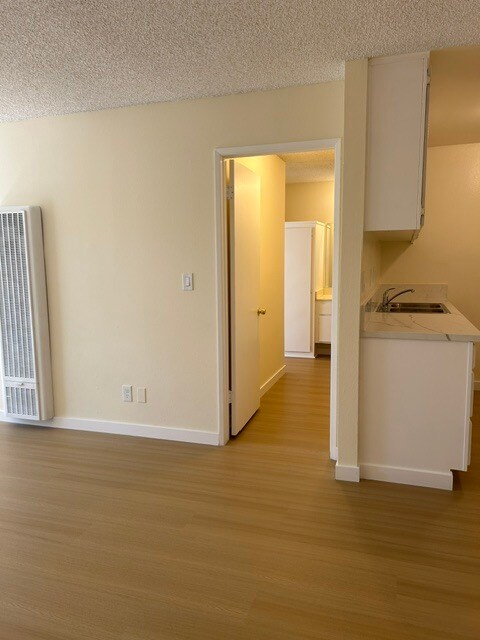 Building Photo - 6310 Hazeltine Ave