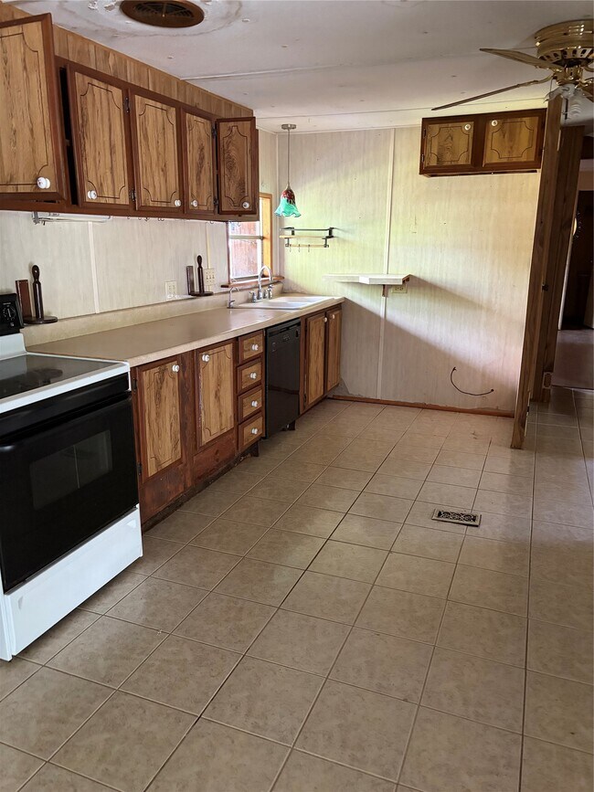 Building Photo - 13724 Brigadier Dr