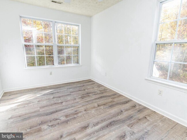 Building Photo - 40 Amberstone Ct