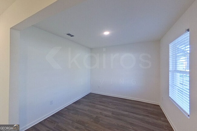 Building Photo - 108 Flat Rock Ml Trl