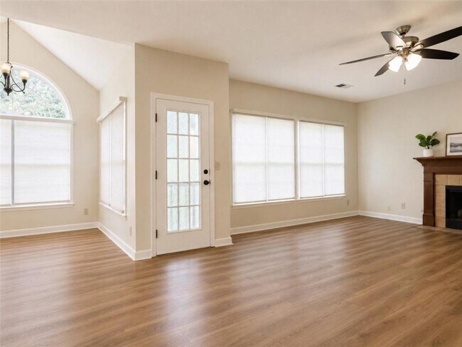 Building Photo - 1630 Green Oak Cir NW