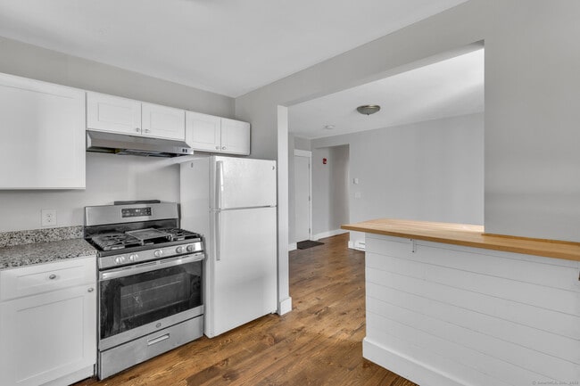 Building Photo - 82 Water St