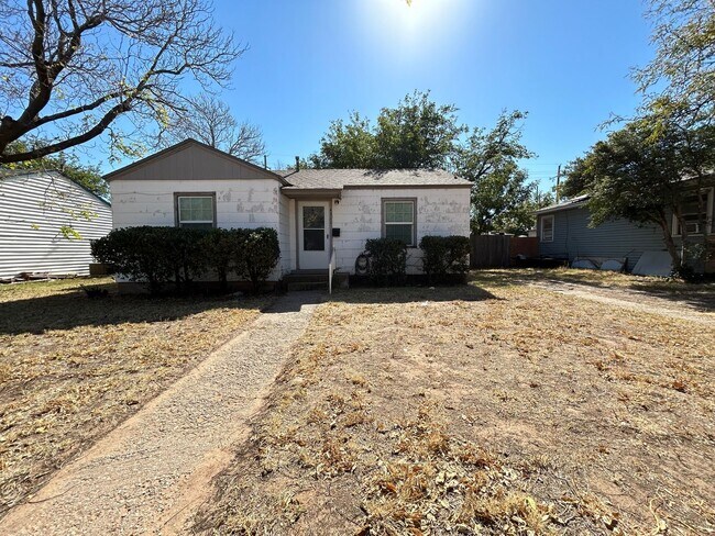 Primary Photo - House Located Near Maxey Park, Medical Dis...