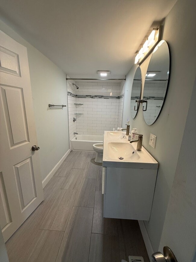 Building Photo - Lovely 3 bedroom, 1 bath ranch style home.