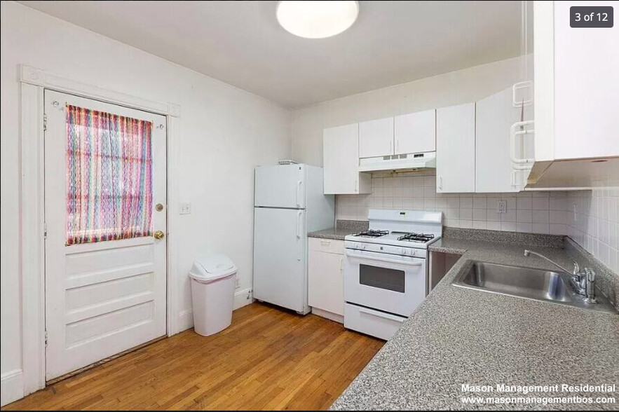 Building Photo - 40 Montfern Ave