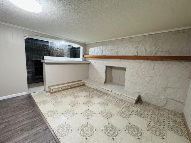 Building Photo - 1819 5th Ave