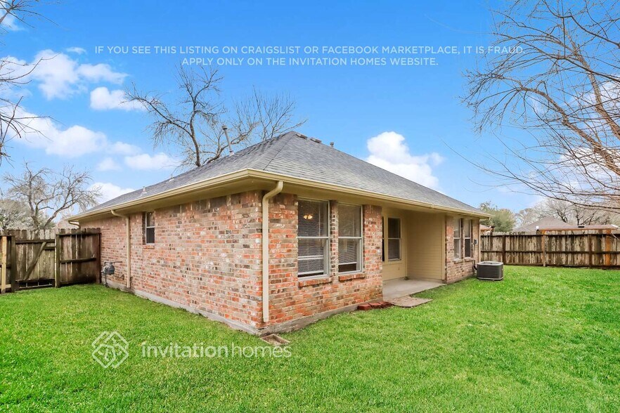 Building Photo - 8318 Black Pool St