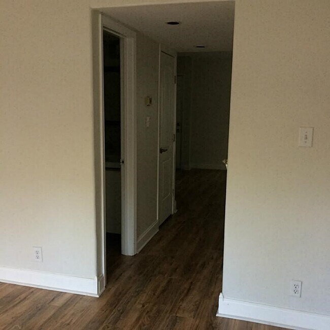 Building Photo - 11002 Hammerly Blvd