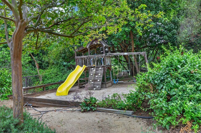 Building Photo - 13660 Acorn Patch Ln