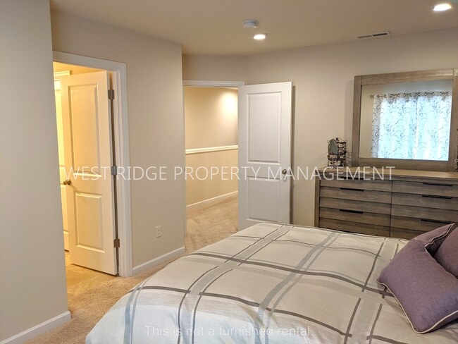 Building Photo - 17584 SW Devonshire Way