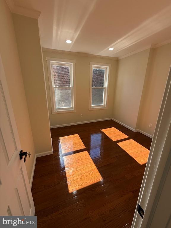 Building Photo - 5502 Master St