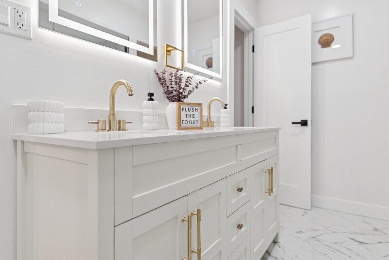 Building Photo - 1937 Foster Ave