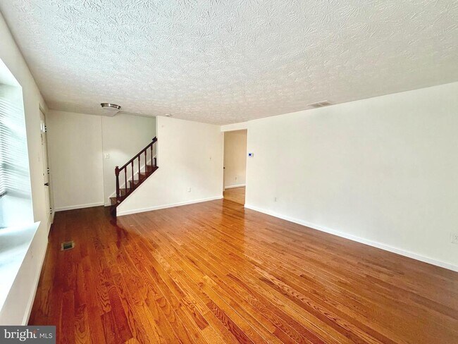 Building Photo - 1234 Elm Grove Cir