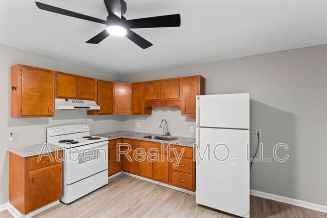 Building Photo - 1206-1208 N Cottage St