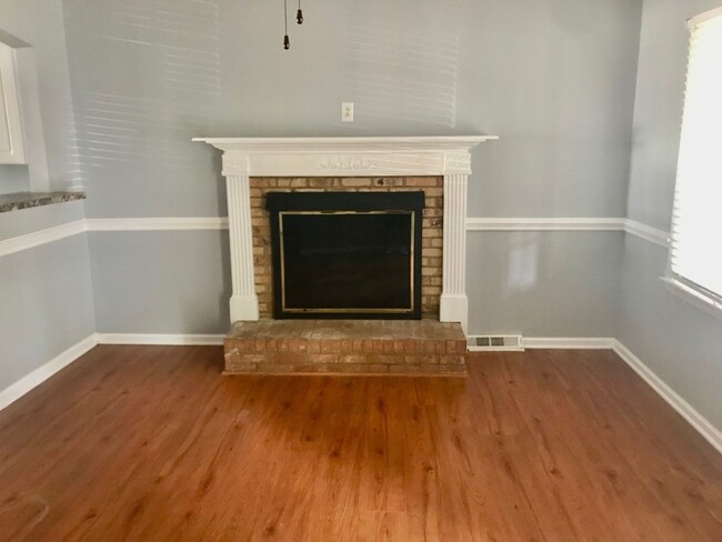 Building Photo - Beautiful 2 bedroom 1 bath home in charlotte