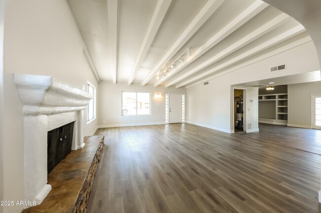 Building Photo - 4031 N 59th Dr