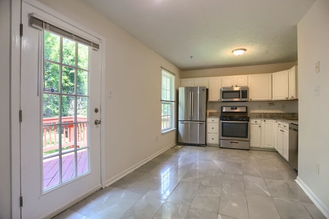 Building Photo - Contemporary Living At It's Finest in Lovely Owings Mills!!