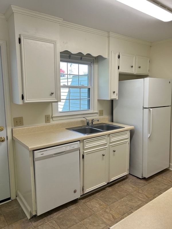 Building Photo - 107 Rainbow Cir