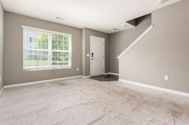 Building Photo - 280 Autumn Ridge Cir