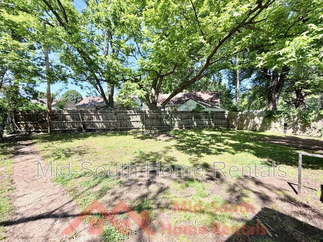 Building Photo - 616 E Frank Ave