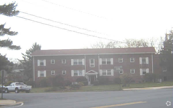 Building Photo - 5700 Washington Blvd