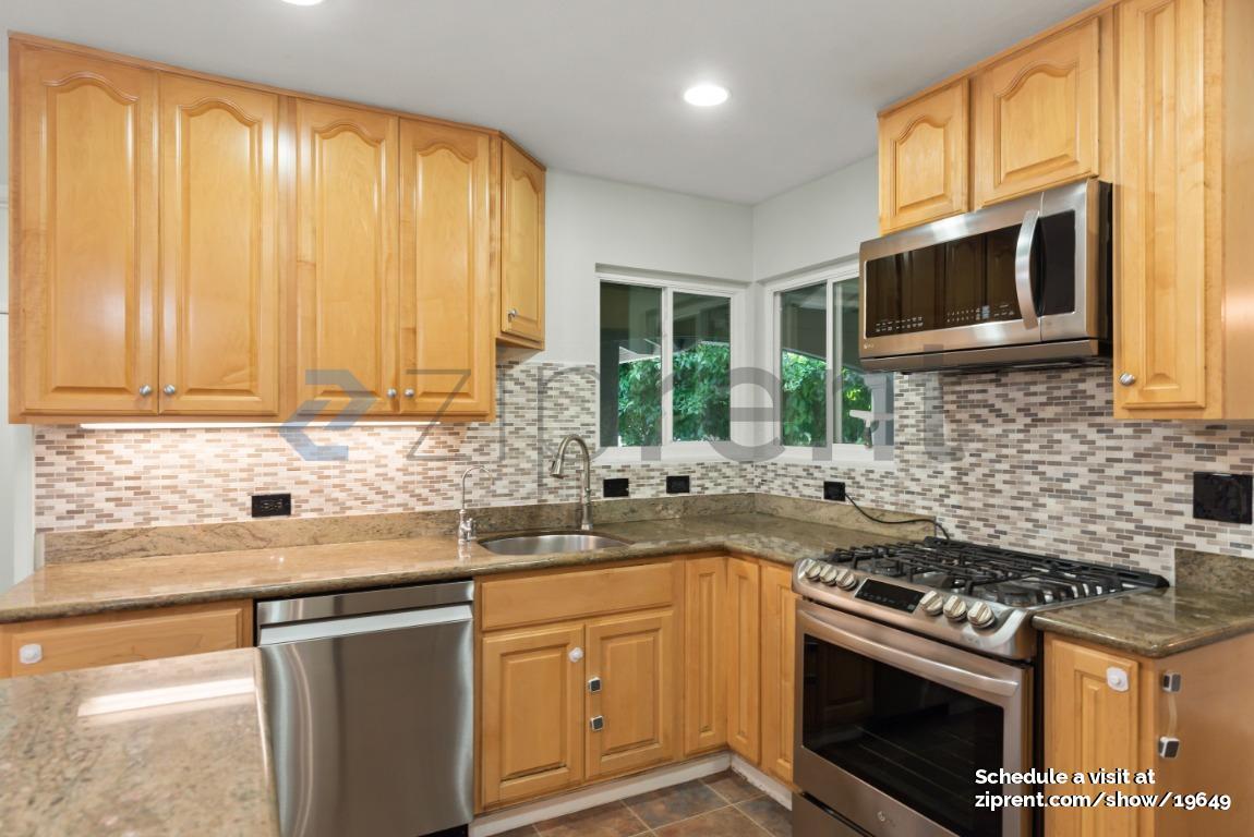 Building Photo - 325 Copco Ln