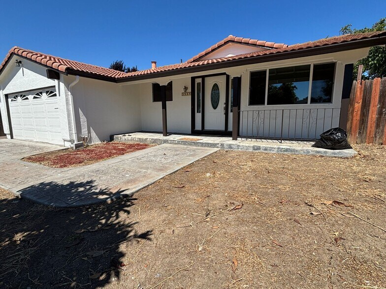 Building Photo - 2888 Whittington Dr