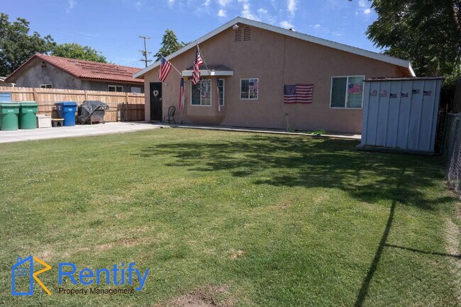 Building Photo - 3-Bed, 2-Bath in North Bakersfield – Only for $1,495