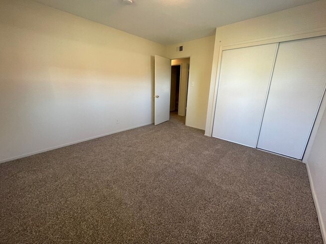 Building Photo - Charming 3-Bedroom Home with Bonus Room and Spacious Yard – Available Now!