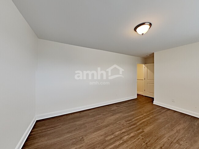 Building Photo - 4328 Longfellow Dr