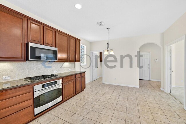 Building Photo - 3408 Porter Creek Dr