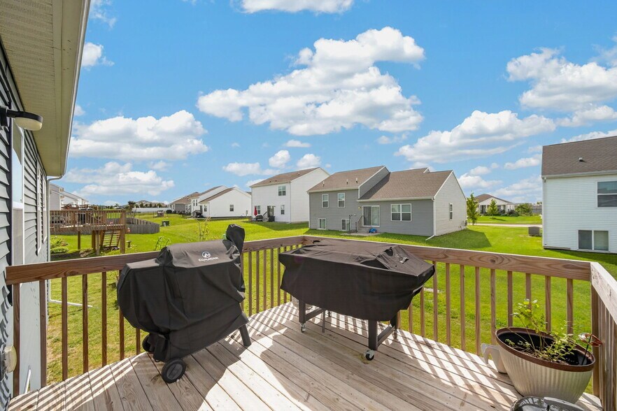 deck off the dining room - 1080 Bel Aire Ct